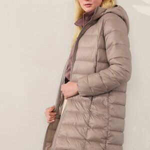 NEW !!! Athleta Aire Puffer Parka : still selling online. XS. Pretty Mauve Beige